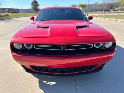 Used 2016 Dodge Challenger SXT Plus image 3