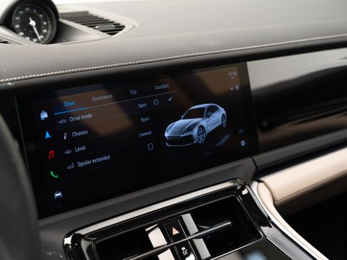 Used 2025 Porsche Panamera 4 image 29