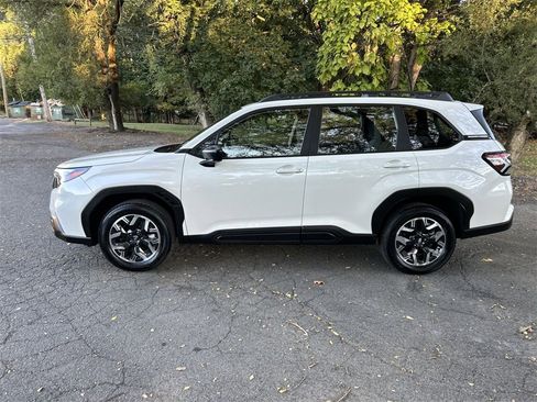 Certified 2025 Subaru Forester image 5