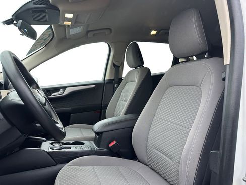 Used 2020 Ford Escape SE image 9