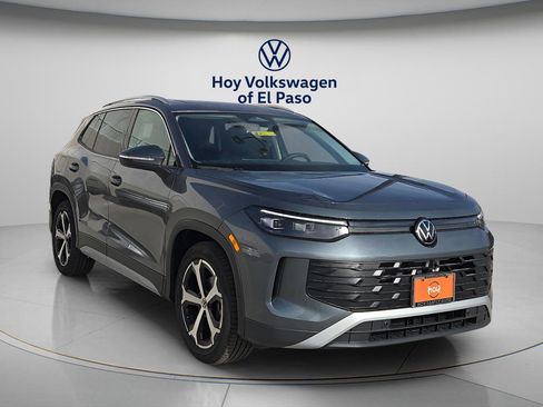 New 2026 Volkswagen Tiguan SE image 1