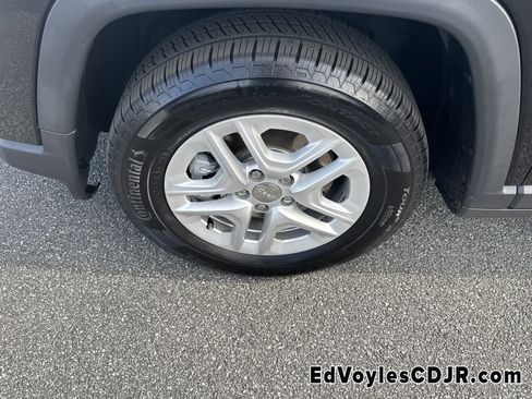 Used 2018 Jeep Compass Sport w/ Tech Group image 13