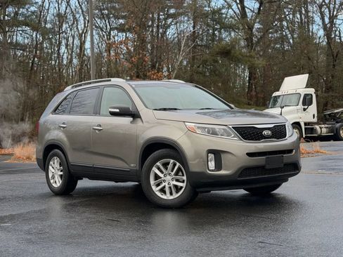 Used 2014 Kia Sorento LX AWD/4WD image 2
