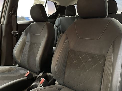 Used 2020 Nissan Kicks S image 13