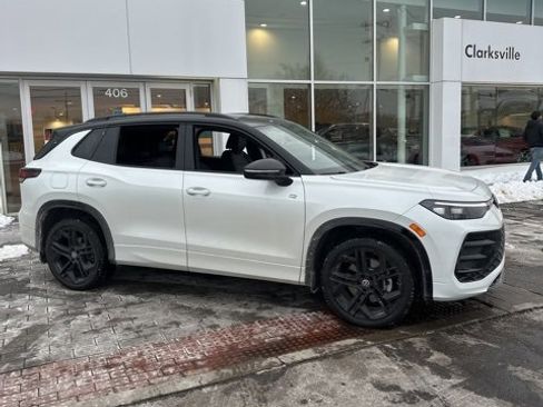 Certified 2025 Volkswagen Tiguan SE R-Line image 4