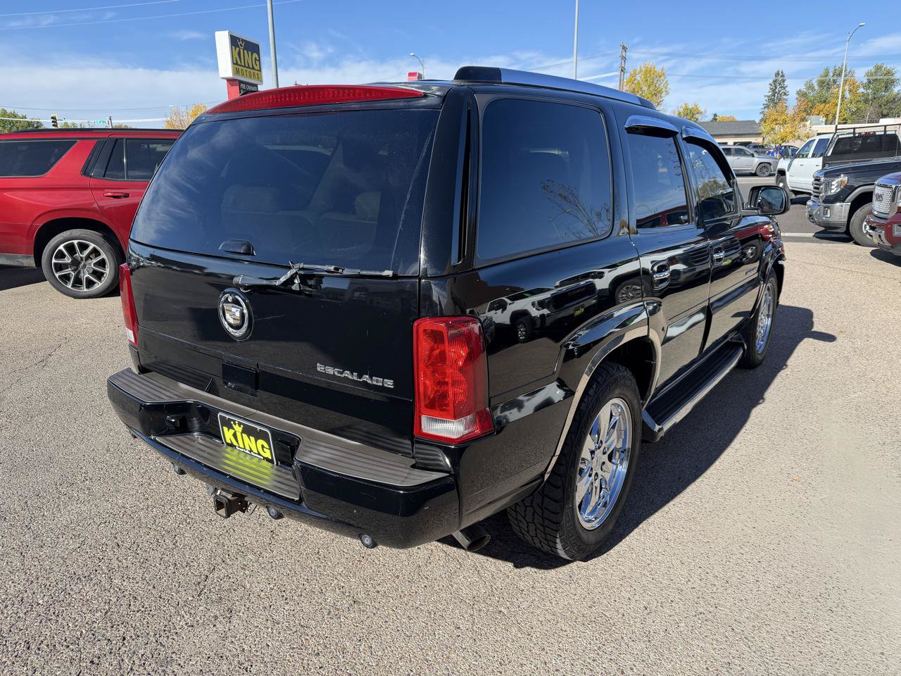 Used 2005 Cadillac Escalade AWD image 3