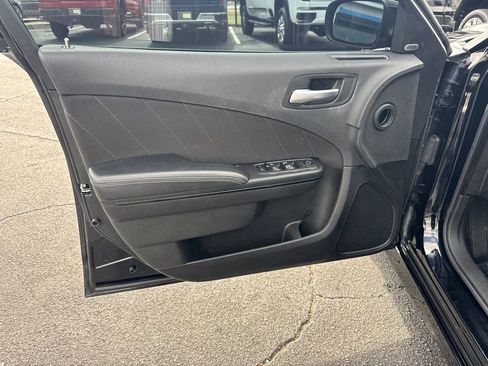 Used 2023 Dodge Charger R/T w/ Blacktop Package image 11