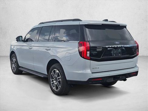 Used 2025 Ford Expedition Active image 7