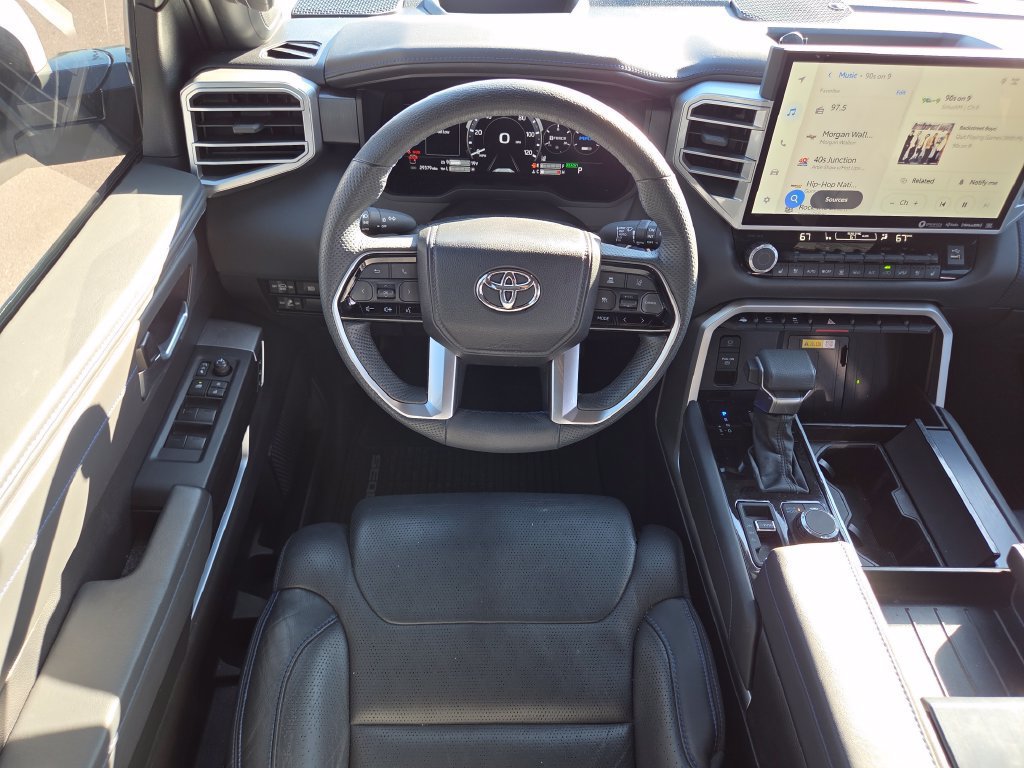 Used 2023 Toyota Sequoia Platinum AWD/4WD image 4