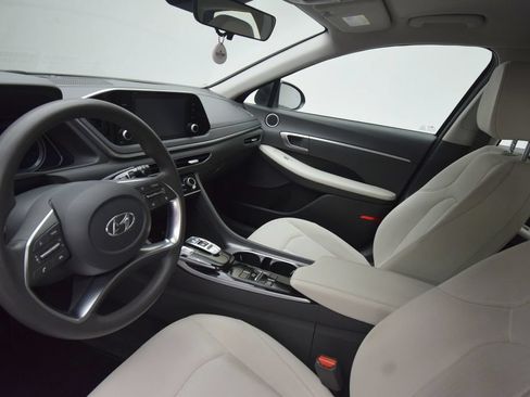 Used 2023 Hyundai Sonata SE w/ Cargo Package FWD image 11