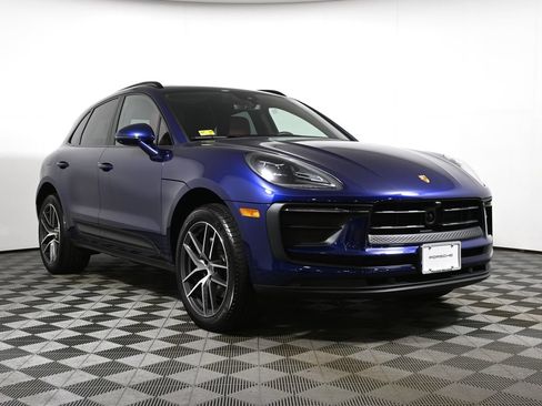 Used 2026 Porsche Macan AWD/4WD image 9