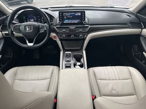Used 2022 Honda Accord Touring image 11