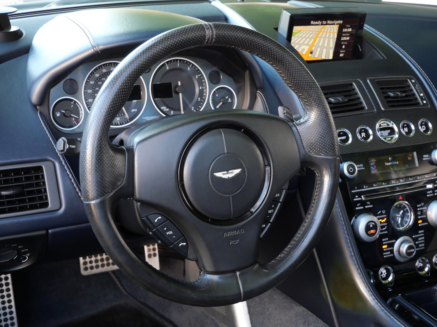 Used 2015 Aston Martin V12 Vantage S RWD image 11
