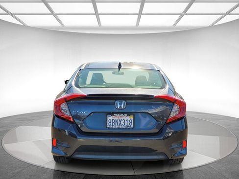 Certified 2018 Honda Civic EX-T image 4