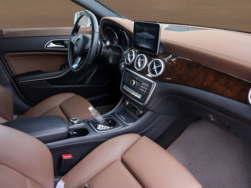 Used 2018 Mercedes-Benz CLA 250 image 29