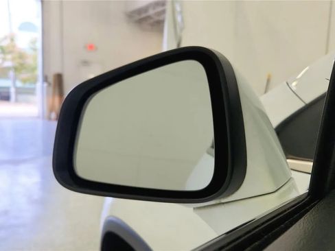 Used 2018 Chevrolet Trax LT w/ LT Convenience Package FWD image 28