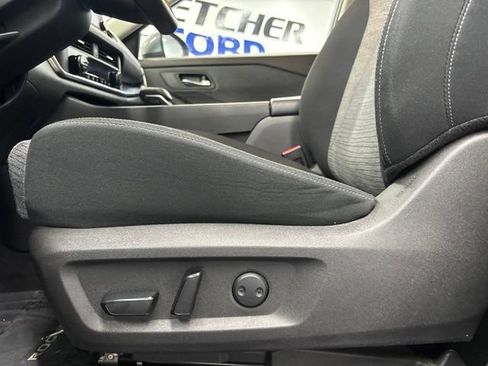 Used 2023 Nissan Rogue SV FWD image 7