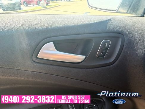 Used 2017 Ford Escape SE w/ SE Leather Comfort Package FWD image 28