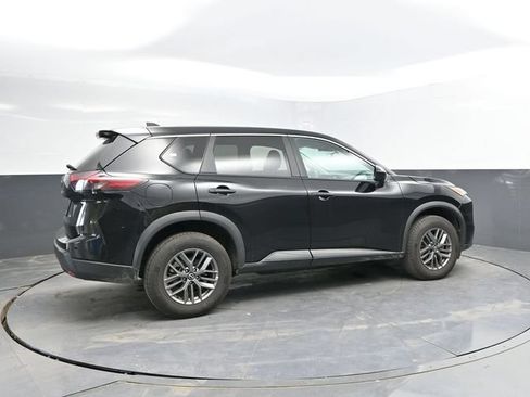 Used 2024 Nissan Rogue S AWD/4WD image 2