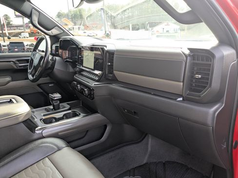 Used 2022 Chevrolet Silverado 1500 ZR2 image 26