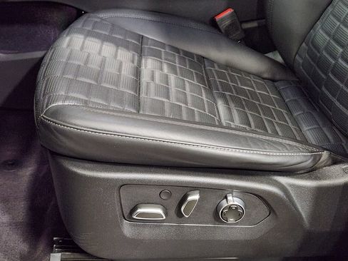 Used 2025 Cadillac Escalade V image 44