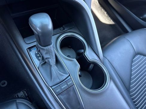 Used 2024 Toyota Camry SE image 17