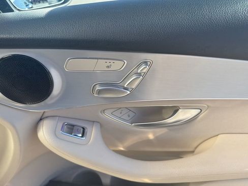 Used 2022 Mercedes-Benz GLC 300 GLC 300 image 33