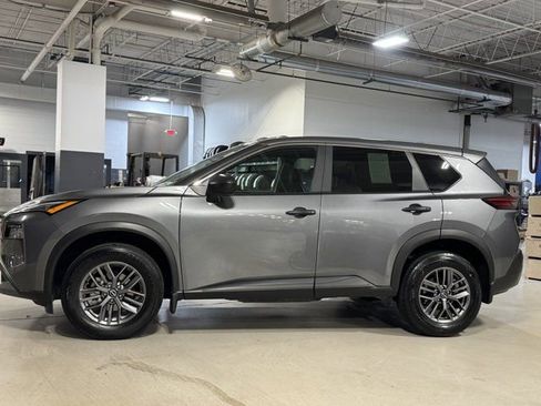 Used 2023 Nissan Rogue S AWD/4WD image 27
