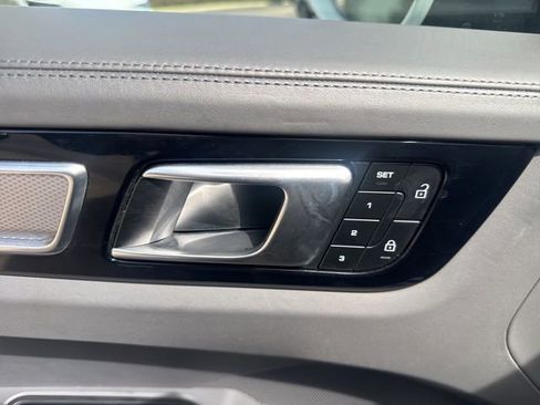 Used 2023 Porsche Cayenne Platinum Edition AWD/4WD image 14