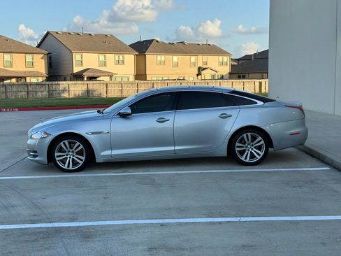 Used 2011 Jaguar XJ L RWD image 4