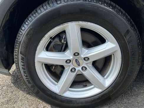 Used 2016 Ford Explorer XLT w/ Equipment Group 202A image 13