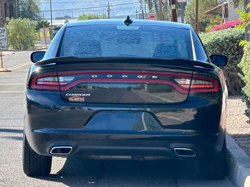 Used 2016 Dodge Charger SXT image 5