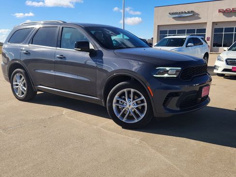 Used 2024 Dodge Durango GT image 2