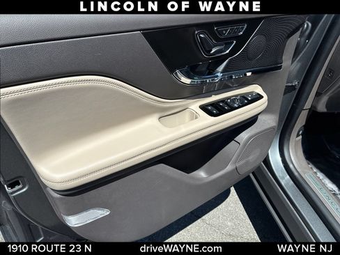 Certified 2023 Lincoln Corsair AWD image 13