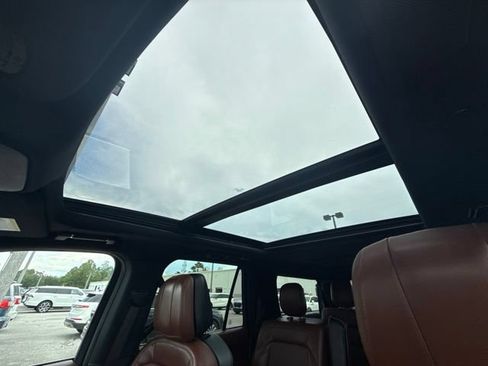 Used 2025 Lincoln Navigator L Reserve AWD/4WD image 31