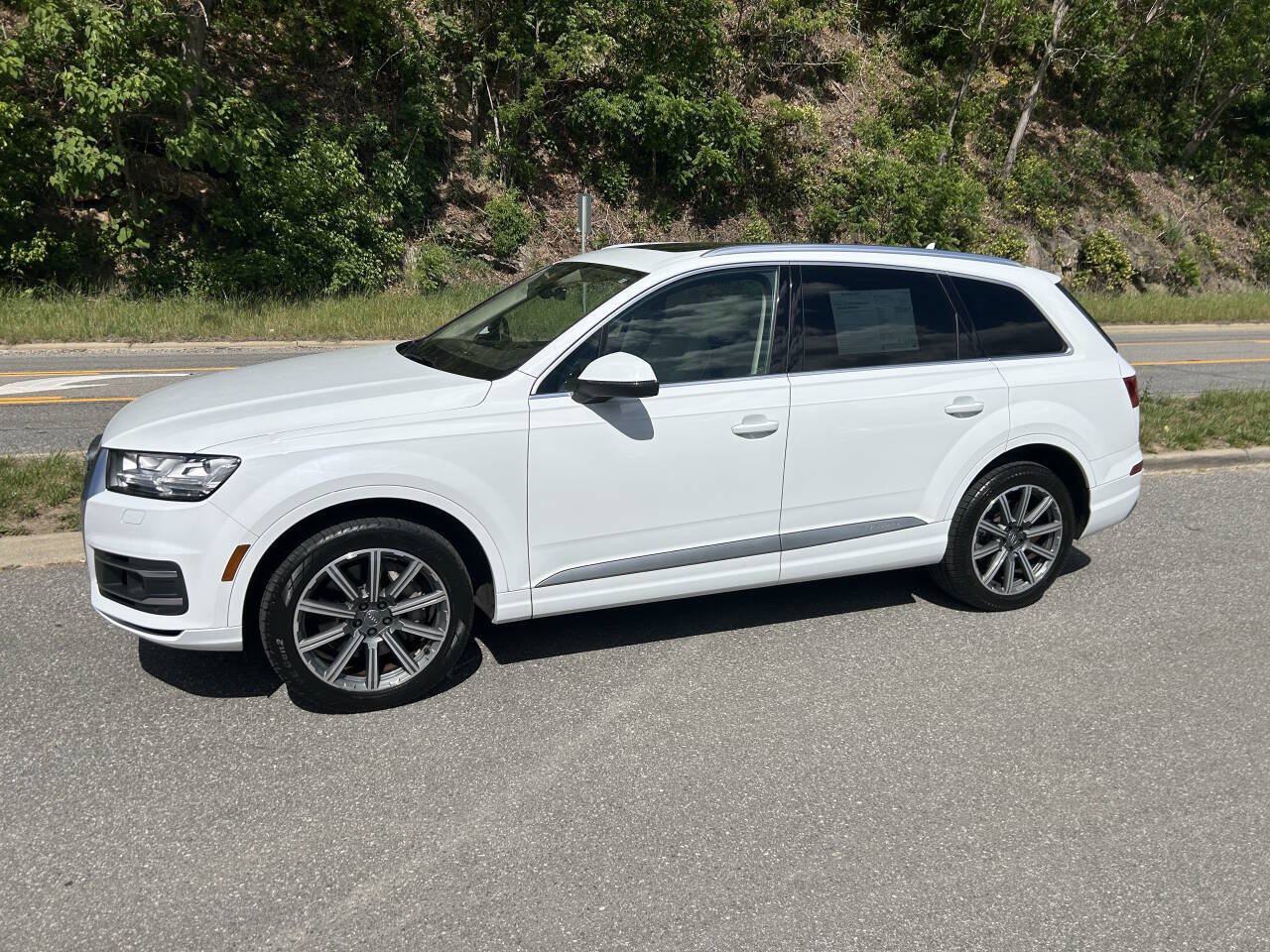Used 2017 Audi Q7 3.0T Premium Plus AWD/4WD image 3