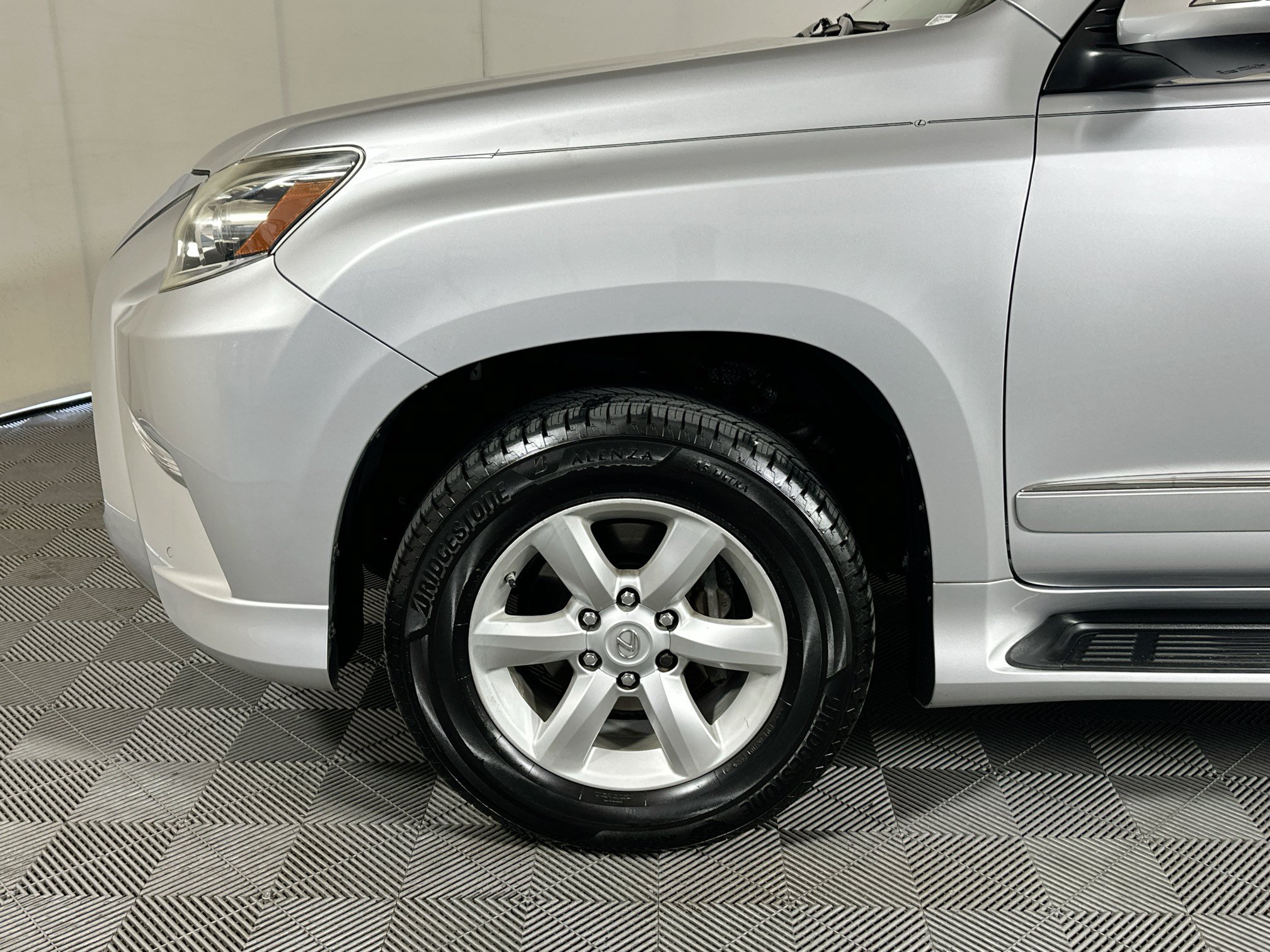 Used 2016 Lexus GX 460 w/ Navigation Package AWD/4WD image 11