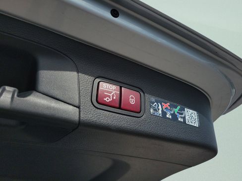 New 2026 Mercedes-Benz GLS 580 4MATIC image 6