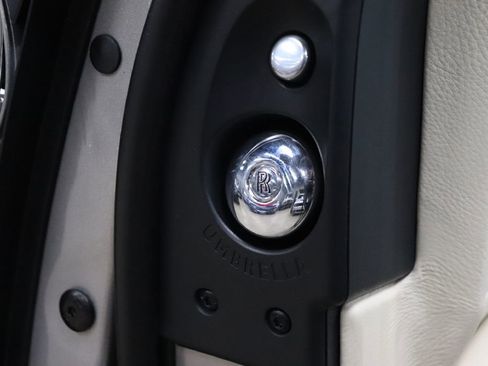 Used 2016 Rolls-Royce Ghost image 24