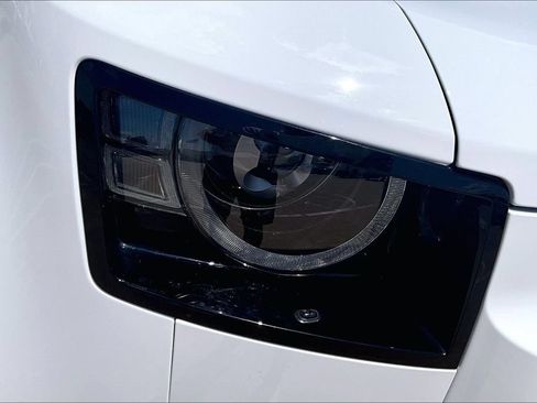 Certified 2025 Land Rover Defender 130 X-Dynamic SE AWD/4WD image 30