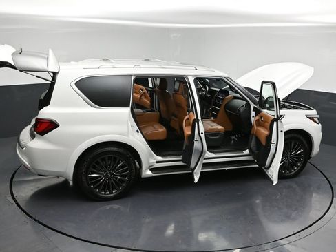 Used 2023 INFINITI QX80 Sensory w/ All-Season Package image 37