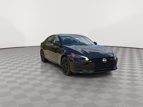New 2026 Nissan Altima 2.5 SR w/ SR Midnight Edition Package FWD image 2