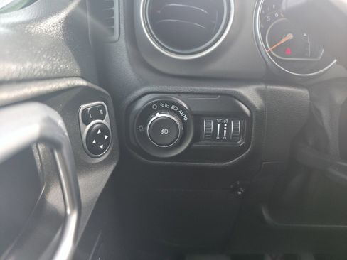 Used 2021 Jeep Wrangler Unlimited Sport image 12