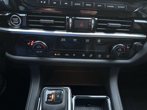 Used 2023 Nissan Pathfinder SL image 29