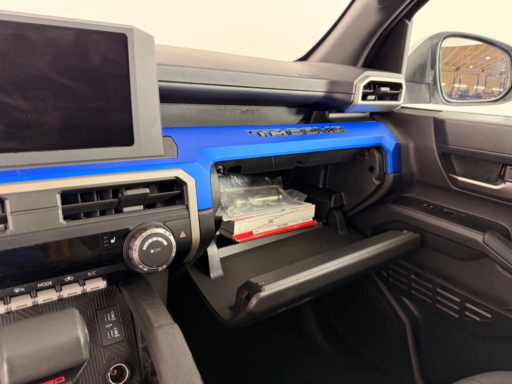 Certified 2025 Toyota Tacoma TRD Off-Road AWD/4WD image 24