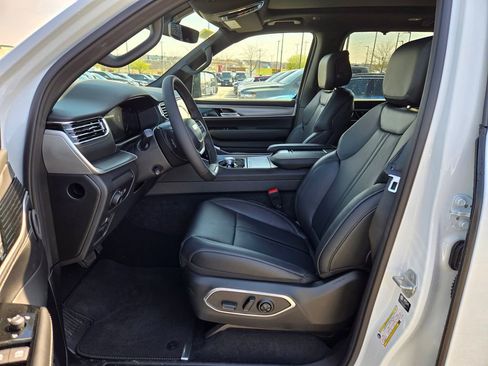 New 2026 Jeep Grand Wagoneer Limited AWD/4WD image 13