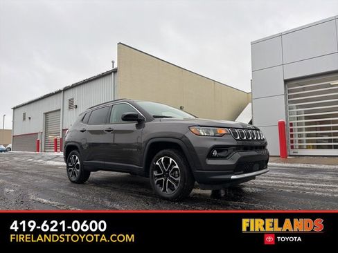 Used 2022 Jeep Compass Limited image 1