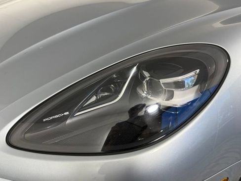Used 2020 Porsche Macan AWD/4WD image 6