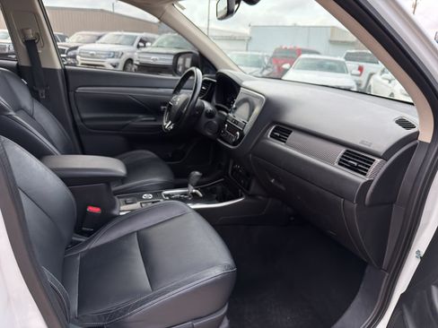 Used 2019 Mitsubishi Outlander ES AWD/4WD image 35
