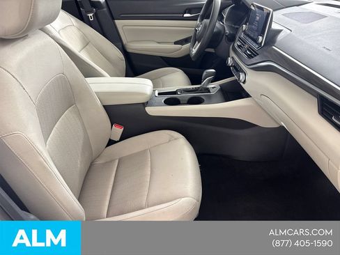 Used 2025 Nissan Altima 2.5 SV FWD image 16